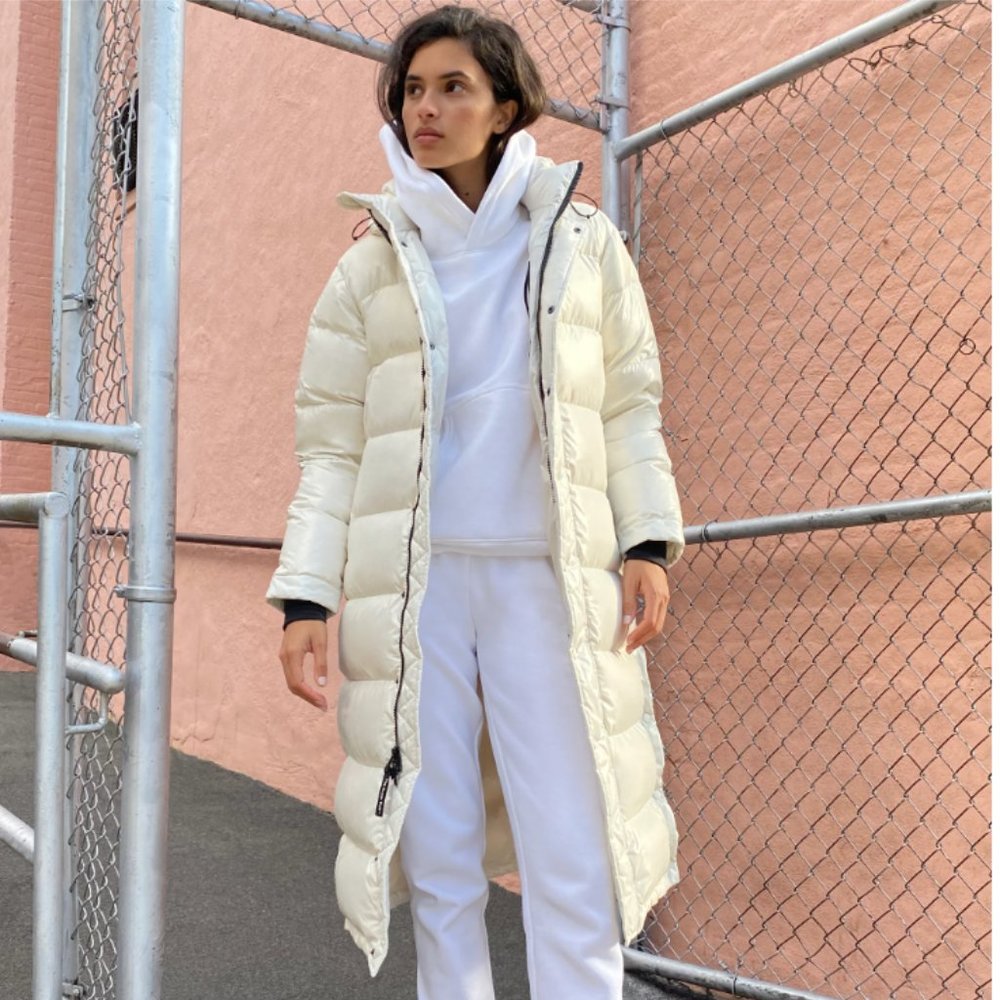 Aritzia SUPER PUFF long hi-gloss pearl Size S